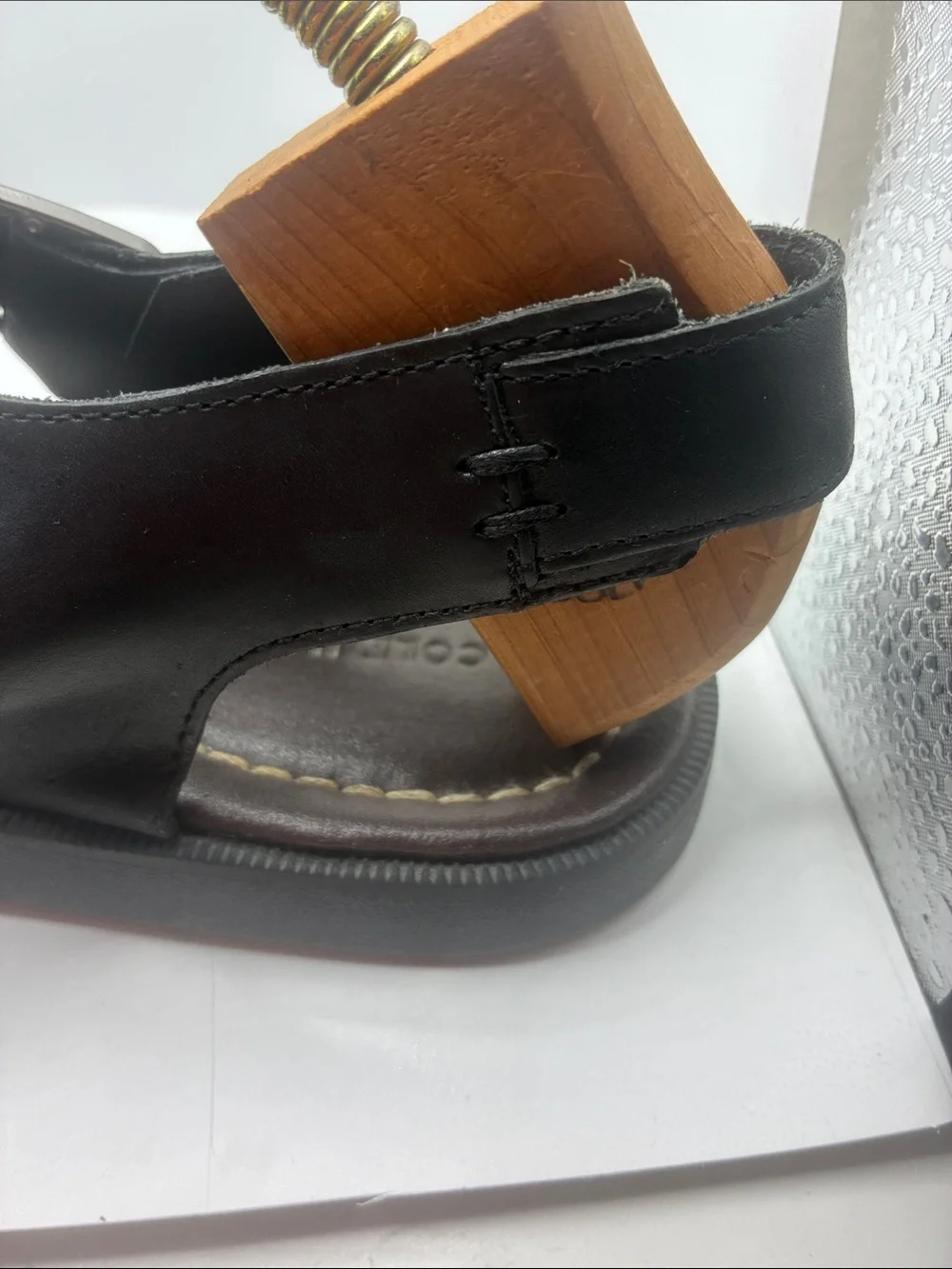 COLE HAAN MENS  LEATHER FISHERMAN SANDAL  GUN METAL BUCKLE DESIGN 9M